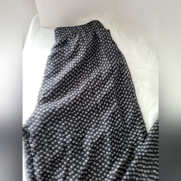 Black and White Polka Dot Wide-Leg Pants, Size Medium ( Stretch To 30) - Picture 7 of 7